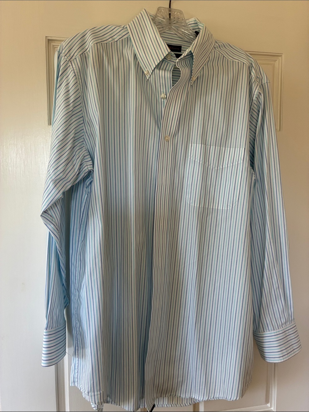 Club Room Men's Blue & White Striped Button-Down Dress Shirt